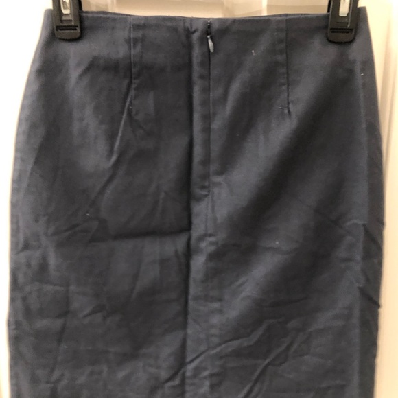 Navy blue skirt with double zipper on front - Picture 3 of 8